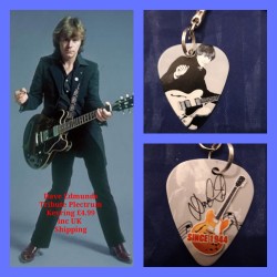 Dave Edmunds Double Sided Tribute Plectrum Keyring