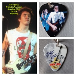 Steve Jones Sex Pistols Double Sided Tribute Plectrum Keyring