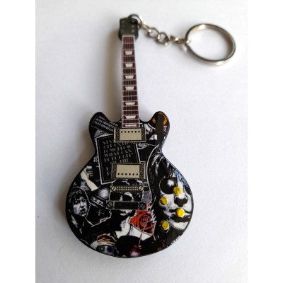Oasis 10cm Wooden Tribute Guitar Key Chain