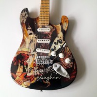 Stevie Ray Vaughan ltd edition Tribute Miniature Guitar
